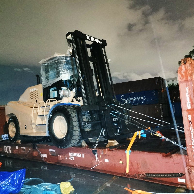 20 tons heavy duty diesel forklift will be shipped to the Middle East